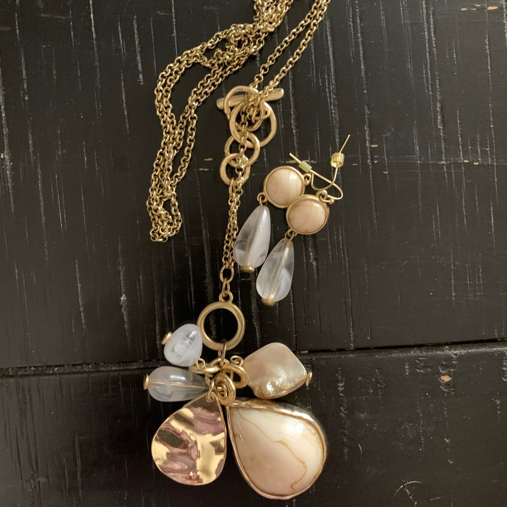 Costume jewelry necklace matching earrings